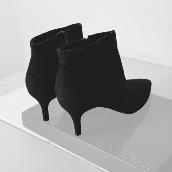 NIB Aerosoles Epigram Black Suede Ankle Boot Woman's sz11 Kitten Heel - Picture 2 of 12